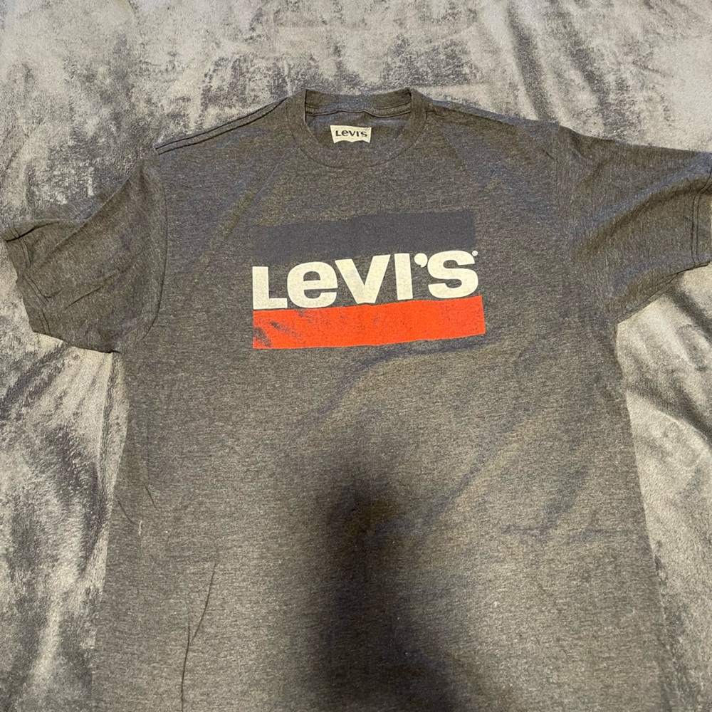 Men T -Shirt ,Levis,Size Large